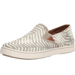 OLUKAI Pehua Pa'i Split On Light Green White Striped Slip On Sneakers Size 9
